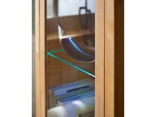 Vitrine >Leduc< in Kernbuche/RE aus Metall - 66x203x40cm (BxHxT)