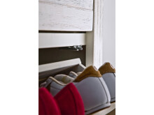 Schuhschrank >Gesine< in Akazie struckturweiß aus Massivholz - 80x110x30 (BxHxT)