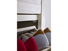 Schuhschrank >Gesine< in Akazie struckturweiß aus Massivholz - 80x110x30 (BxHxT)