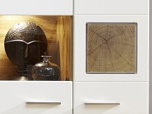 Hängevitrine >Kathlin< in Weiß/Matt aus Metall - 80x136x37cm (BxHxT)