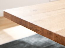 Esstisch >Greta VIII< in Balkeneiche aus Massivholz - 160x77x90cm (BxHxT)