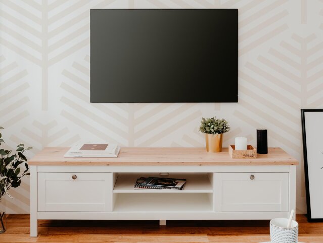 TV-Board >Batley I< in Weiß - 160x45x40cm (BxHxT)