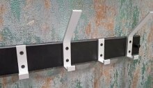 Wandgarderobe >Pat 7< in schwarz-Aluminium - 70x14x8 (BxHxT)