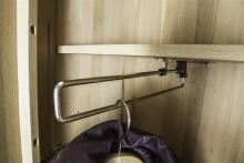Garderobenschrank >Leduc< in Kernbuche aus Massivholz - 66x203x40cm (BxHxT)