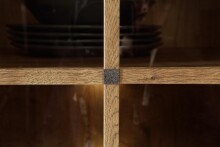 Vitrine >Kalamaria< in Waterford Eiche - 74,9x205,1x47cm (BxHxT)