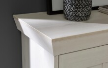 Vitrine >Kalamaria< in Schneeeiche - 74,9x205,1x47cm (BxHxT)