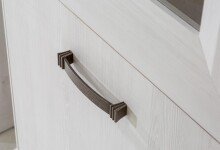 Vitrine >Kalamaria< in Schneeeiche - 74,9x205,1x47cm (BxHxT)