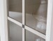 Vitrine >Kalamaria< in Schneeeiche - 74,9x205,1x47cm (BxHxT)