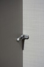 Kleiderschrank >Kalindi II< in Weiß Graphit - 135x198x58cm (BxHxT)