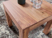Couchtisch in Braun aus Massivholz Akazie - 45x45x40cm (LxBxH)