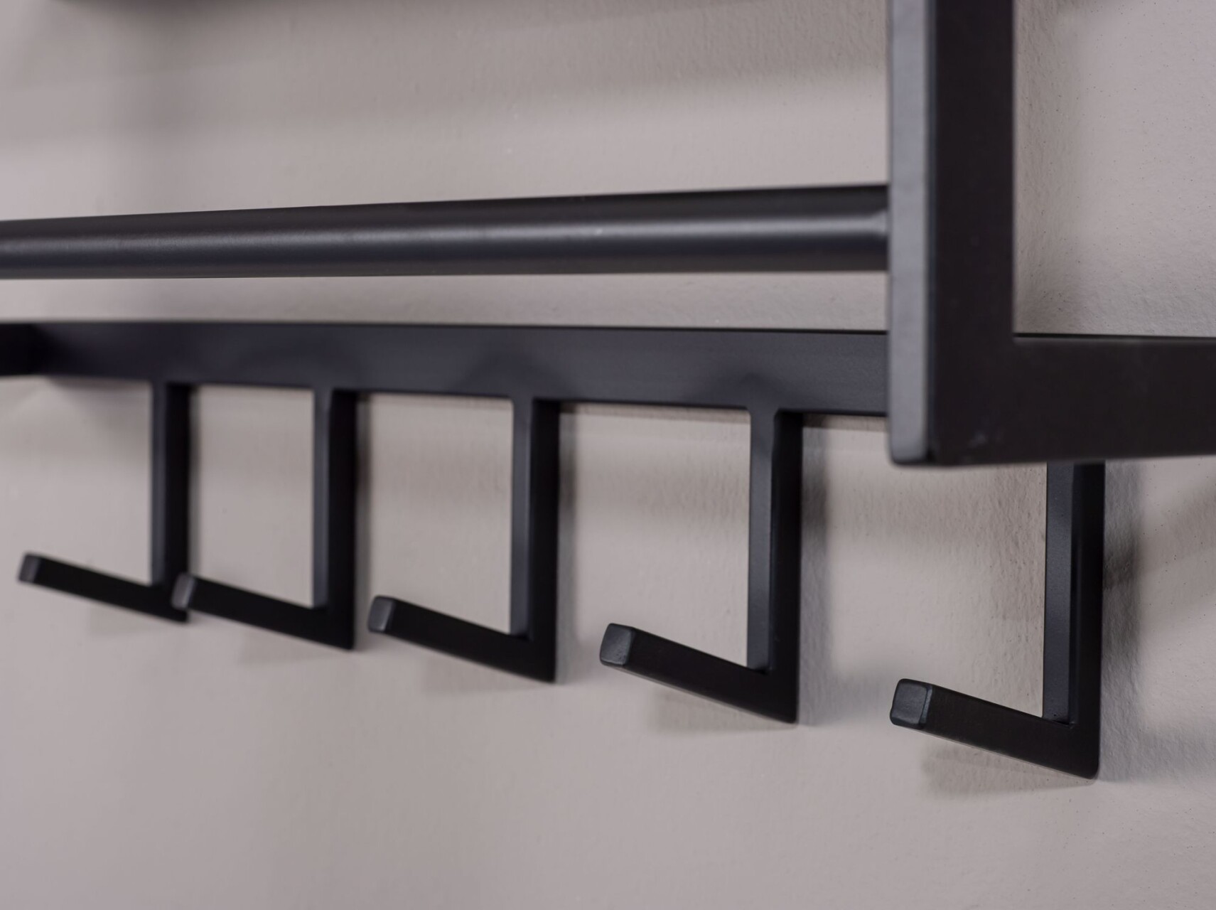 Wandgarderobe Mit 4 Haken – Schwarz-goldene Kleiderhaken, Ausziehbar Bis 70°, Für Flur, Bad, Küche