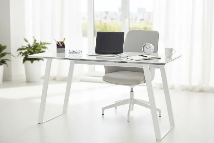 Schreibtisch >9525< (B/H/T: 140x76x51 cm) in Metall weiß - Weißglas