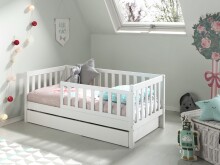 Kinderbett >TODDLER< in Weiß aus Massive Kiefer - 148x60x76cm (BxHxT)