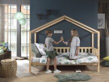 Hausbett >DALLAS< in Natur aus Massive Kiefer - 210x170x97cm (BxHxT)