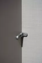 Schwebetürenschrank >COBURG< in Weiß/ Akustiklamellen Nachbildung Artisan Eiche Nachbildung