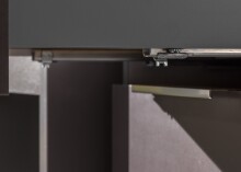 Schwebetürenschrank >MAGIC< in PLANKENEICHE + WEISS - 300x236x65cm (BxHxT)