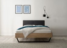 Massivholzbett >YKEKE< Balkenbett, Eiche massiv, Metallkufe, Liegefl. 140x200 - Stellmaß 146 x 97 x 215 cm (B/H/T)