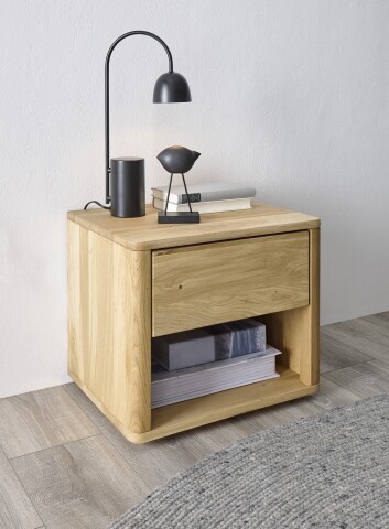 HILLA Nachttisch Massivholz Eiche - Hochwertiger Nachtschrank mit Schublade und offenem Ablagefach - 48 x 41 x 38 cm (B/H/T)