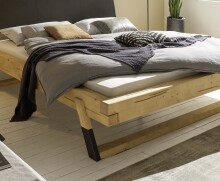 Massivholzbett >LOBIA< Balkenbett, Fichte massiv, Polsterkopfteil, Liegefl. 180x200 - Stellmaß 202 x 90 x 227 cm (B/H/T)