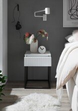 MARLE Nachttisch in Weiß - Moderner Nachtschrank mit Schublade und schwarzem Metallgestell - 40 x 52 x 38,5 cm (B/H/T)