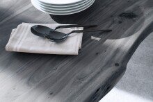 Baumkantentisch >Calabria< in Akazie grau  / anthrazit - 160x76,5x90 (BxHxT)