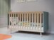 Babybett >Whenua < in Salbei/ Mauvella Eiche   - 76,5x86x144,4cm (BxHxT)