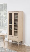 Standvitrine >Nagano< in Eiche weiss pigmentiert, MDF - 80x178x37cm (BxHxT)
