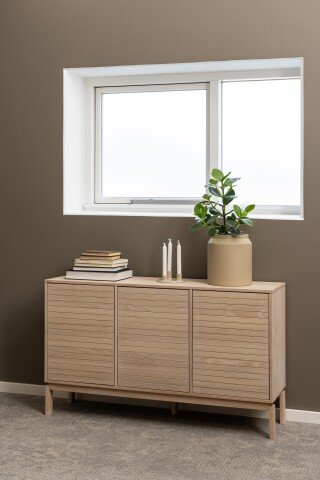 Sideboard >Linley< mit 3 Türen, in Eiche weiss , MDF - 135,4x80x40cm (BxHxT)