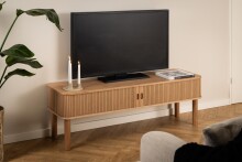 TV-Board >Langley< mit Lamellenfront in Eiche furniert, MDF - 140x45x40cm (BxHxT)