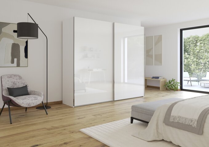 Schwebetürenschrank >Fifty< mit 3 Böden / 3 Kleiderstangen, in alpinweiß / Hochglanz weiß - 251x223x66 cm (B/H/T)