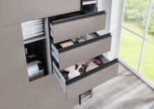 Schwebetürenschrank >Saigon< 6 Schubladen, SAHARAGRAU + GLAS SAHARAGRAU - 270x208x64cm (B/H/T)
