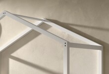 Hausbett >Buche Massiv< in Buche massiv weiß lackiert - 207,5x170x97,5 (BxHxT)