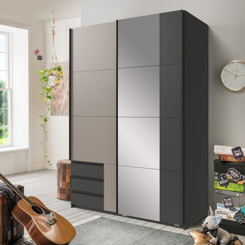 Schwebetürenschrank >Emden< 3 Schübe, Spiegel / GRAPHIT + SAHARAGRAU - 135x198x65cm (BxHxT)