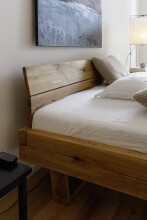 Massivholzbett >Avalon< 140x200 cm in Wildeiche, Massivholz - 153x90x213 cm (BxHxT)