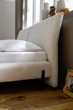 Polsterbett >Pula< Liegefläche 160x200 cm, in Creme - 195x106x228cm (BxHxT)