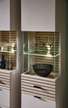 Hängevitrine >Ina< in Cashmere / Riva Eiche Dekor - 40x124x36cm (BxHxT)