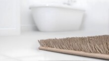 Badematte >LUSIA< in taupe, 100% Polyacryl SUPERSOFT - 100x60x1,8cm (LxBxH)