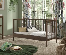 Babybett >Dino< in Farbe Nussbaum, Buche massiv - 144x75,5x84,4cm (BxHxT)