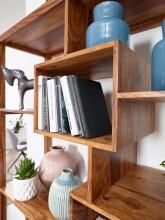 Bücherregal >WL1.207< in Braun Sheesham, Massivholz - 115x180x40cm (BxHxT)