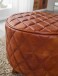 Sitzhocker >WL6.090< in Braun, Echtleder / Massivholz - 46x35cm (HxD)